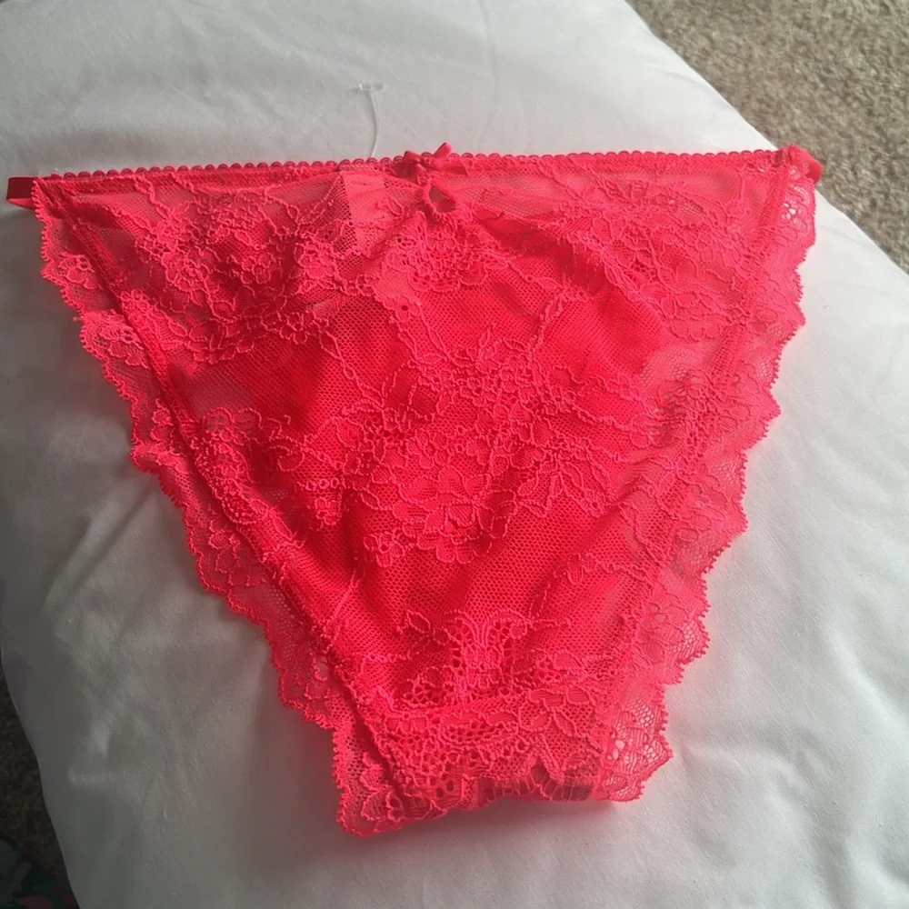 Victorias Secret new tag