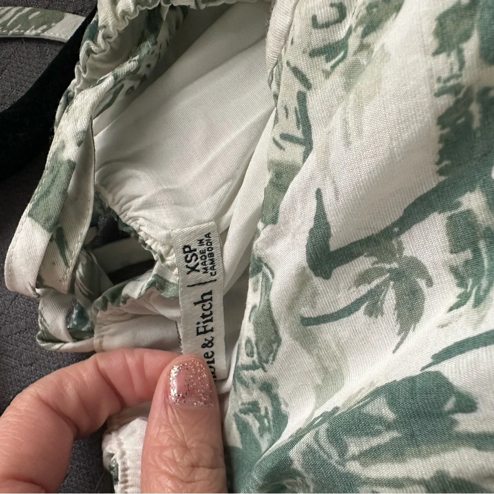 Abercrombie & Fitch questions leave
