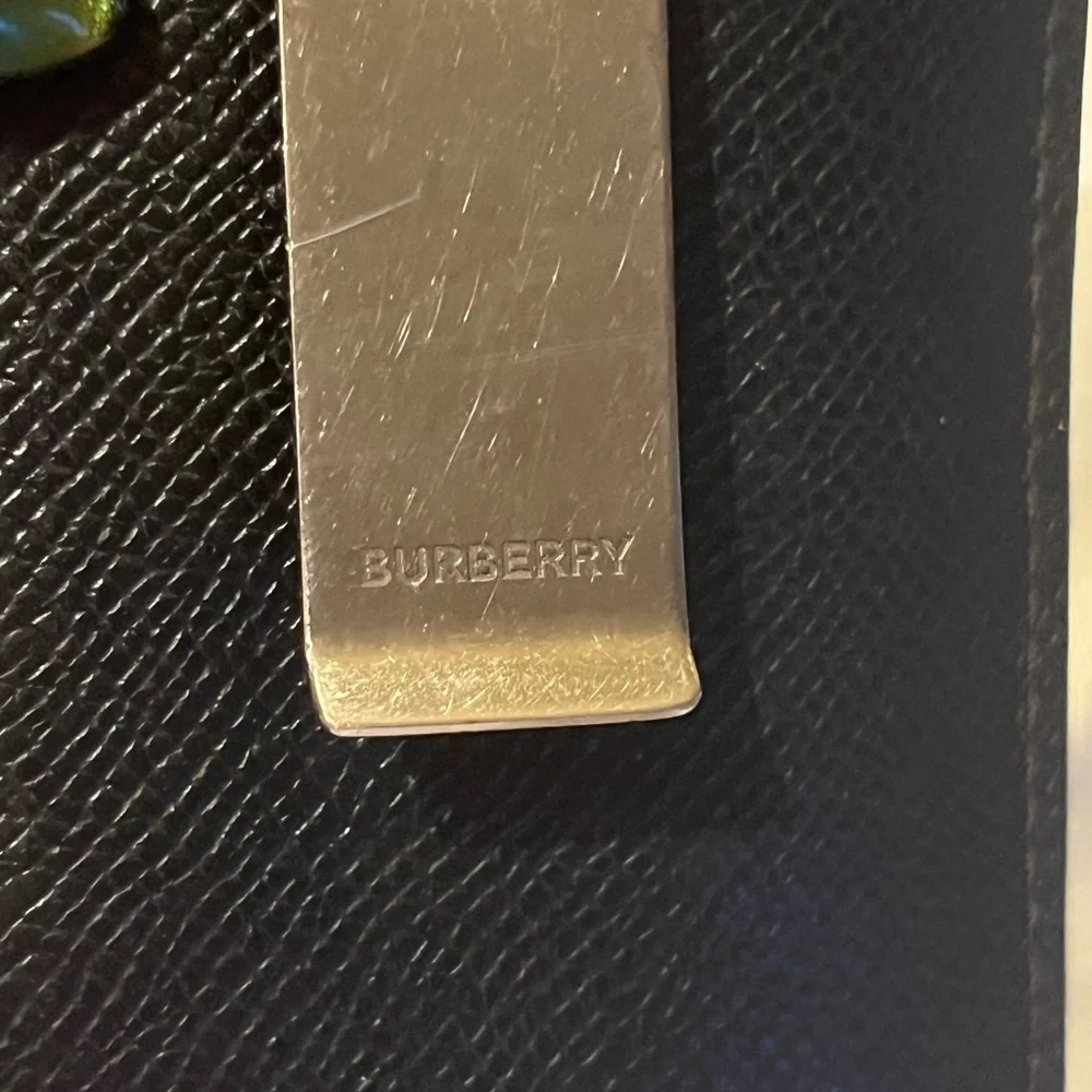 Burberry textured black