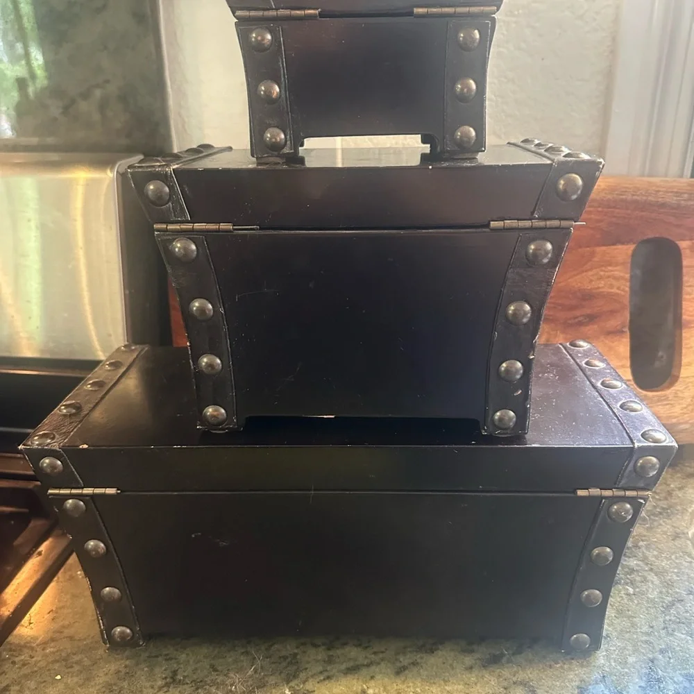 Pier 1 elegant set