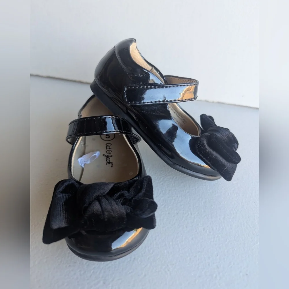 Cat & Jack chic black