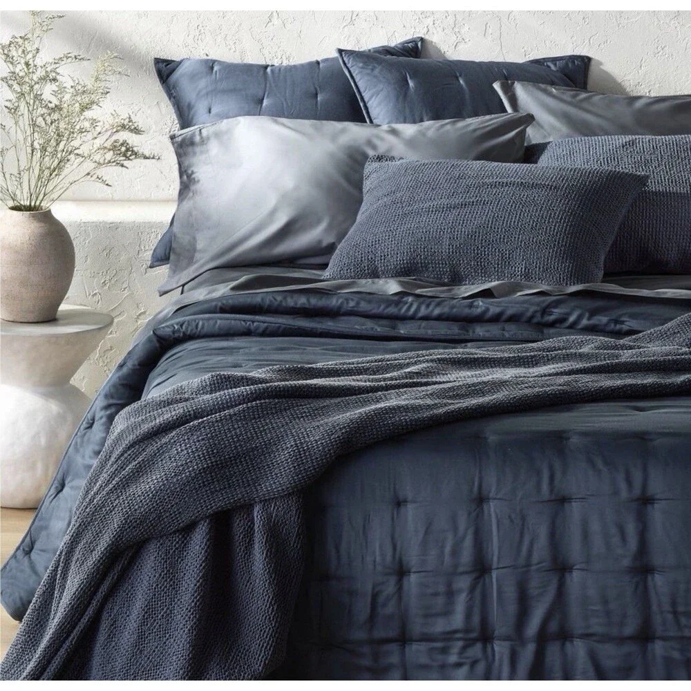 Casaluna brand new