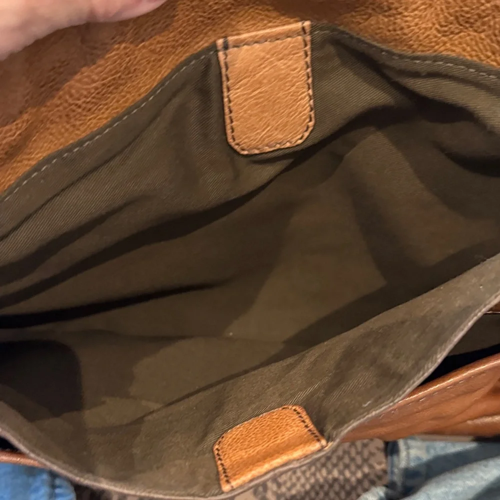 Fossil stylish durable