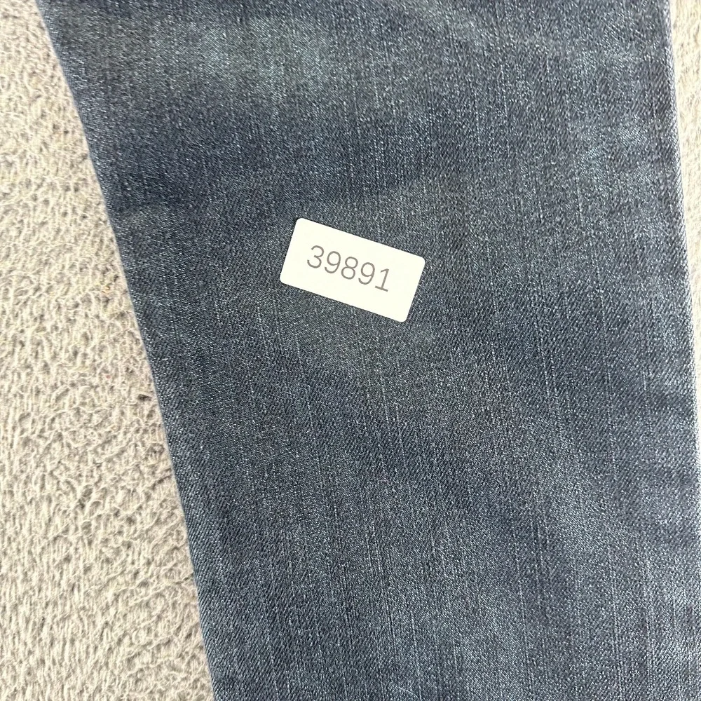 Levis before purchasing