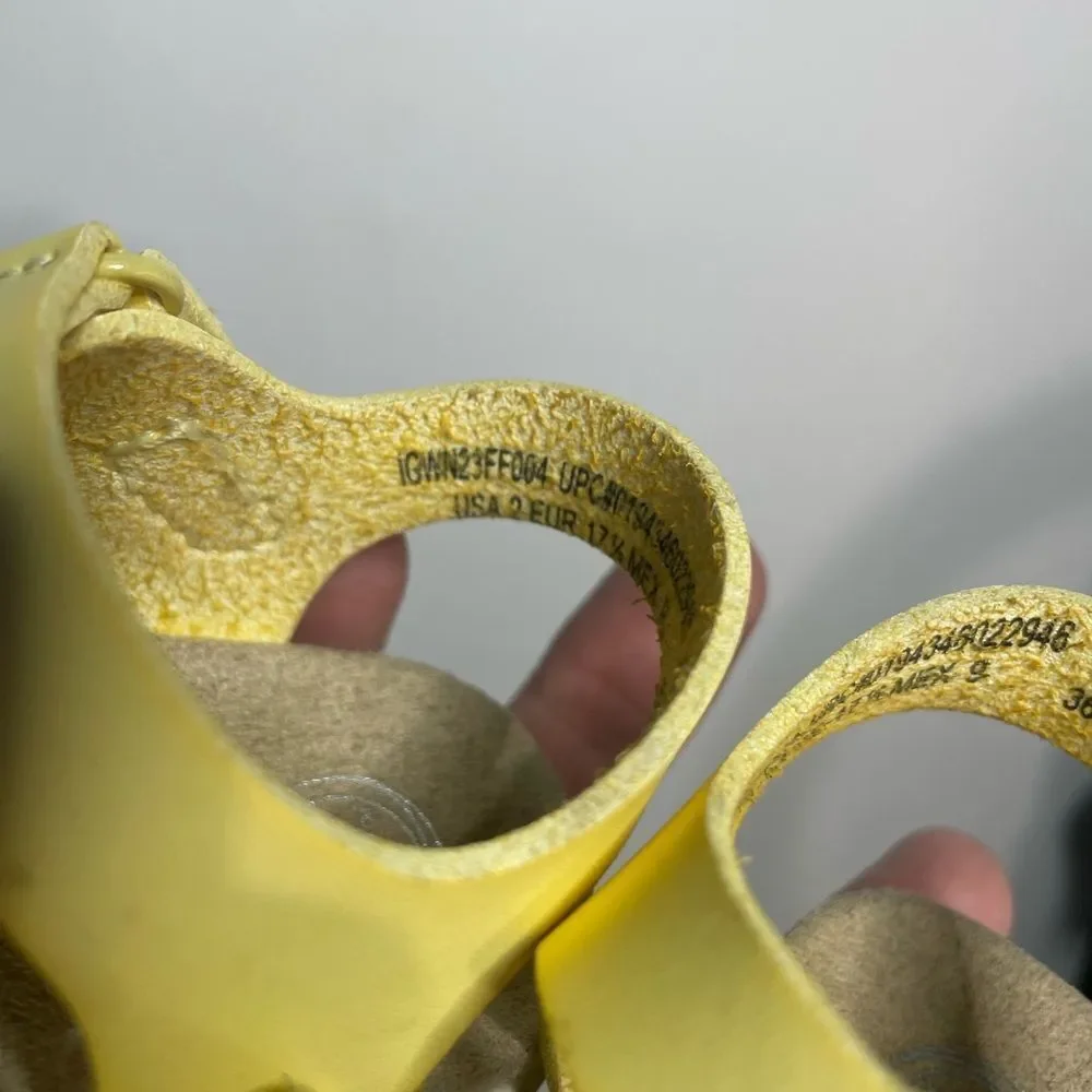 5 for $25🔥Wonder Nation‎ Pale Yellow Strappy Sandals Baby Size 2