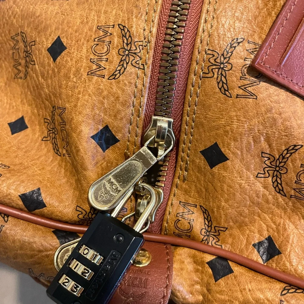 MCM stylish spacious
