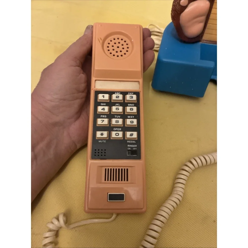 Vintage Cuddles Carlton Bear Push Button Phone Model #7780