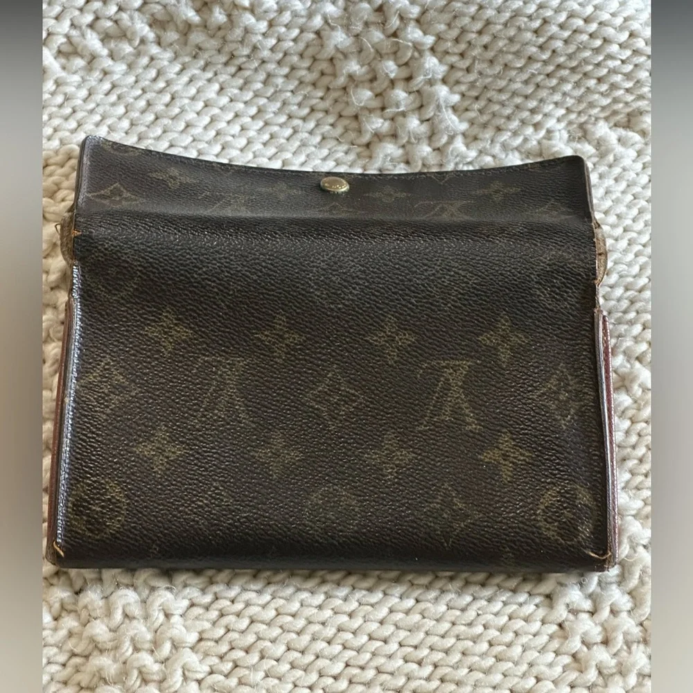 Louis Vuitton reposhing this
