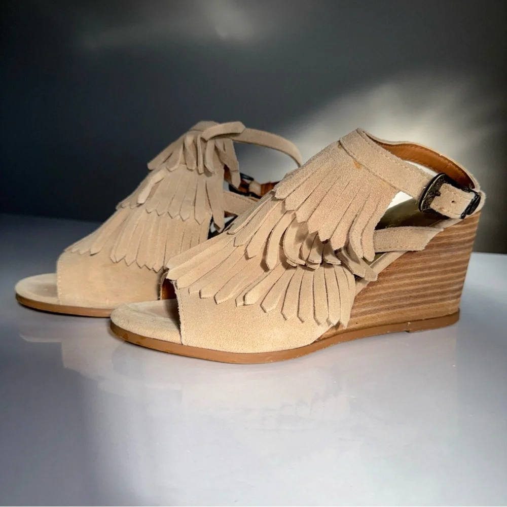Very Volatile Suede Leather Fringe Wedge Heel Sandals Western Boho Tan Womens 9