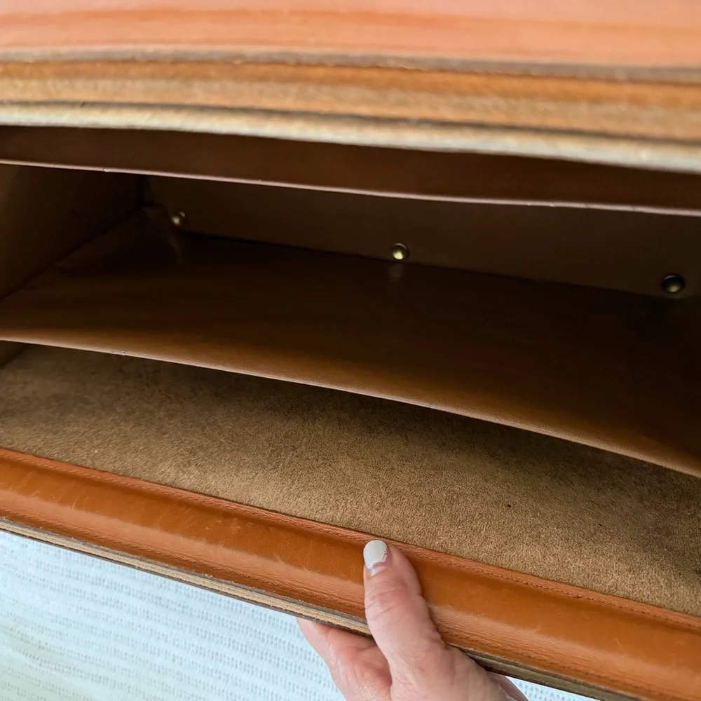 Pegasus quality briefcase