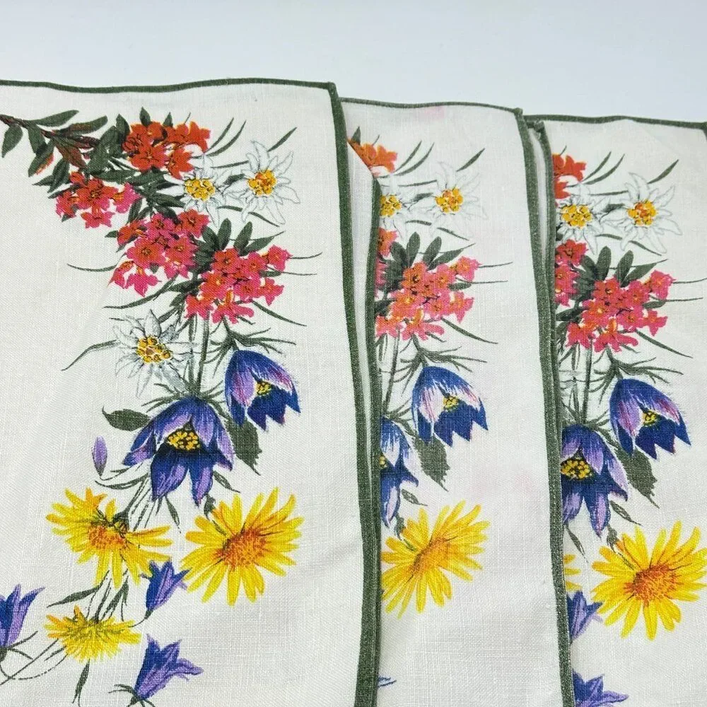 N/A green 11 napkins