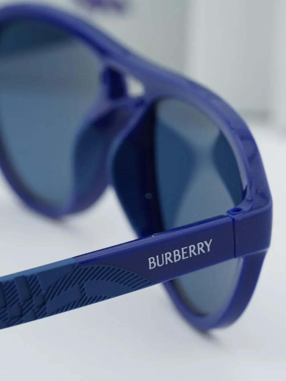 Burberry model jb4005u