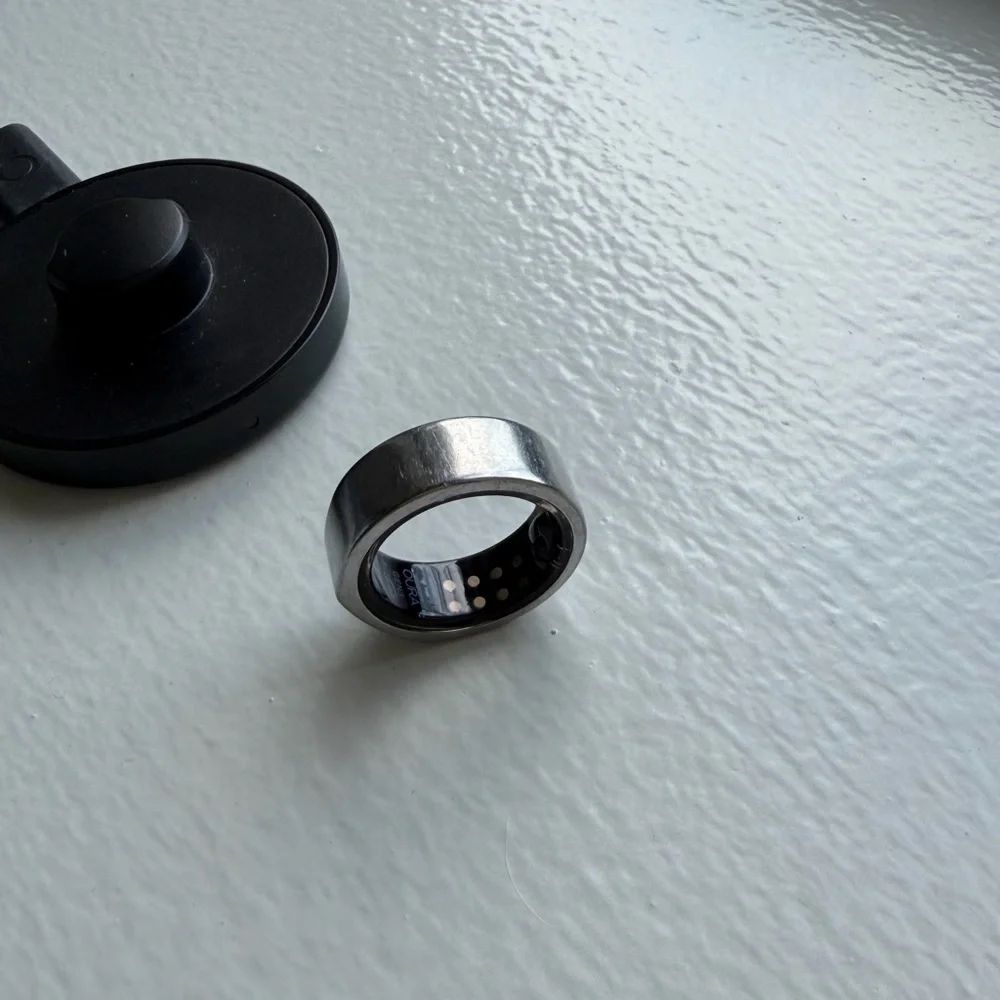 Oura Silver Smart Ring with Black Interior Sensors