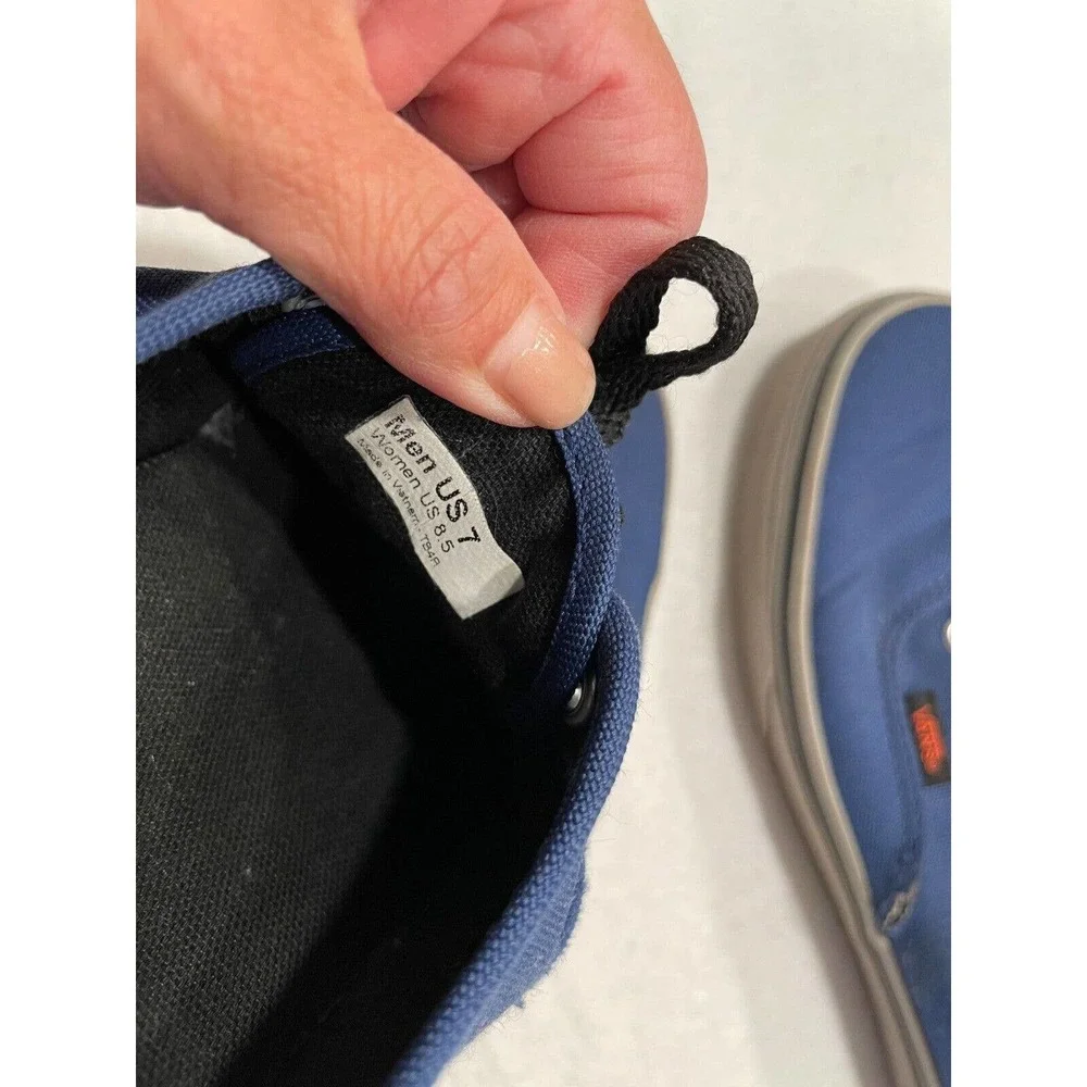 Vans lace up