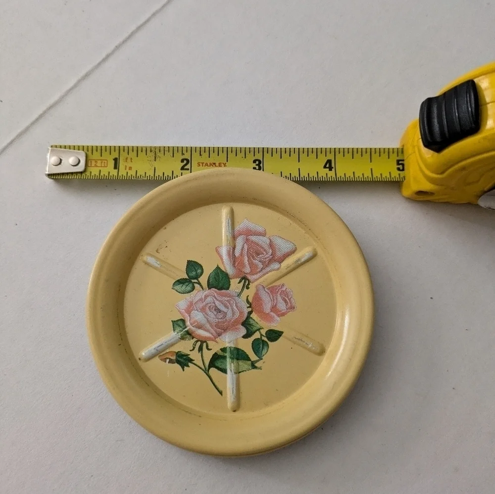 Vintage Rose floral tin metal coasters or ind ash trays/trinket dish. Set of 4