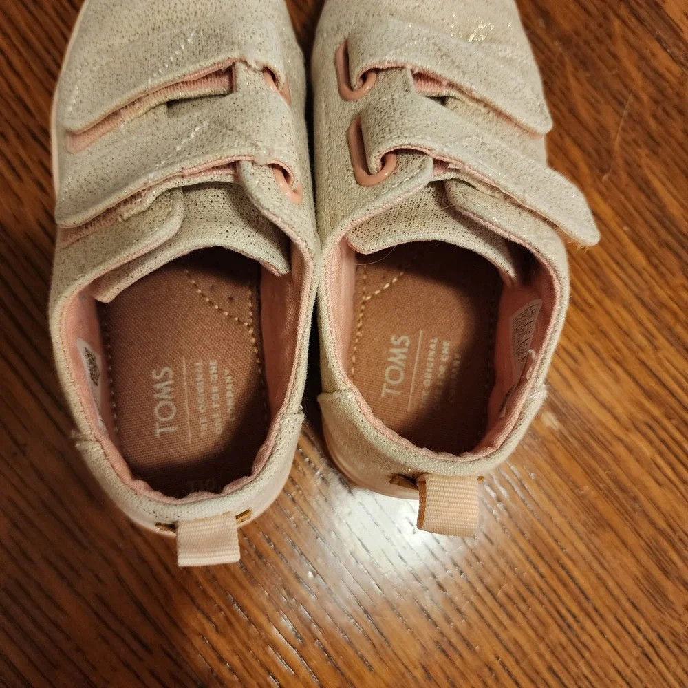 Toms Toddler‎ Rose Metallic Size 10 Cute Sassy Princess