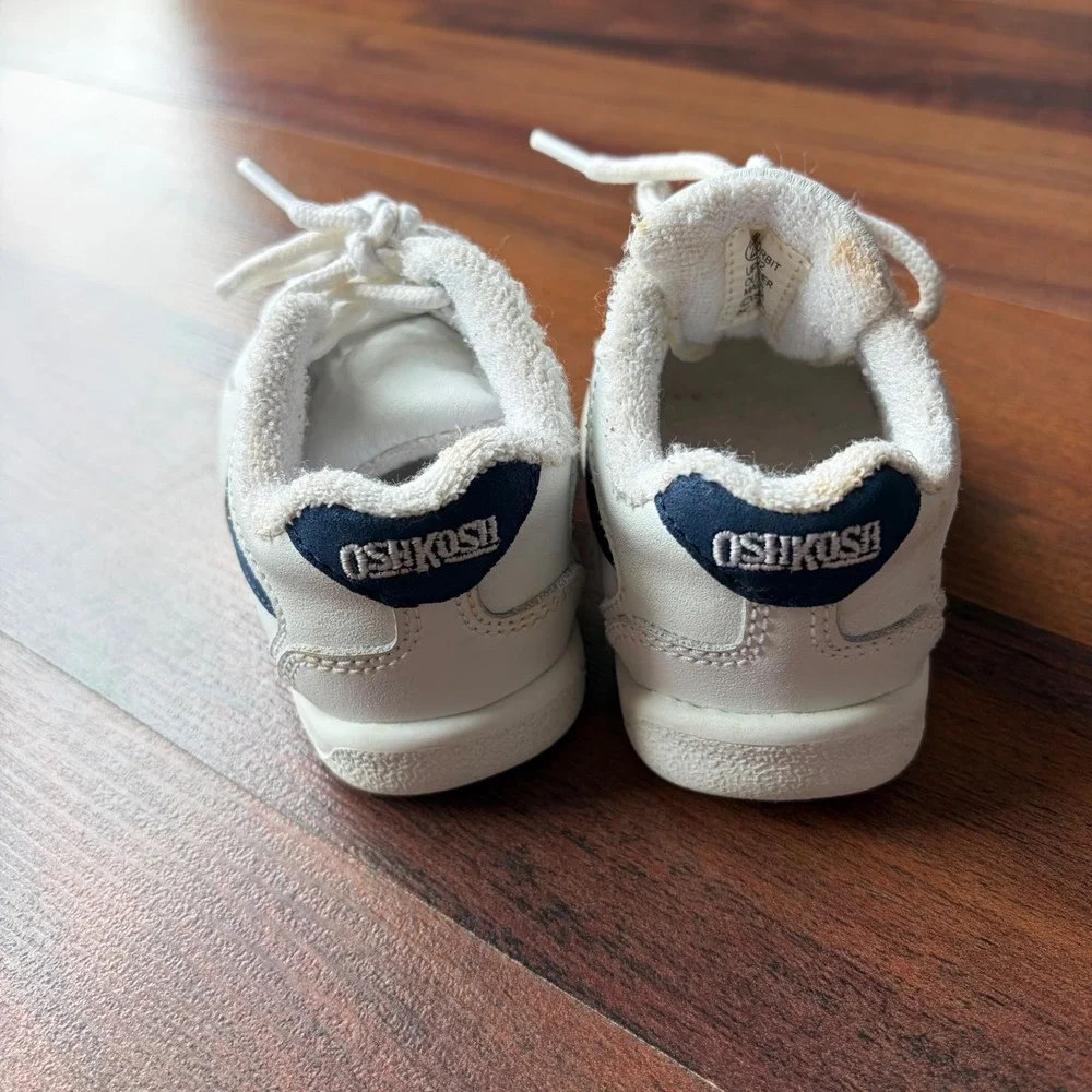 OshKosh Bgosh Lil Orbit White Navy‎ Leather Sneakers Infant Size 2.5 402402 2004