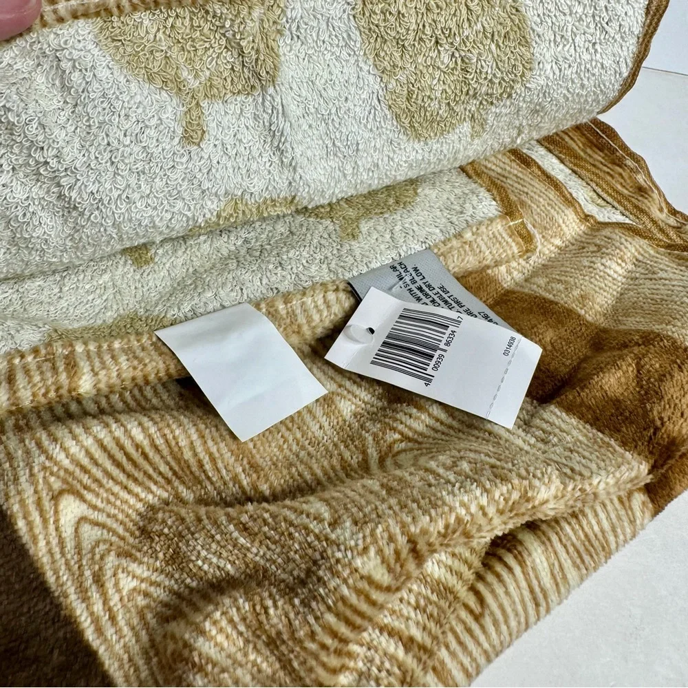 Disney features acorn cotton