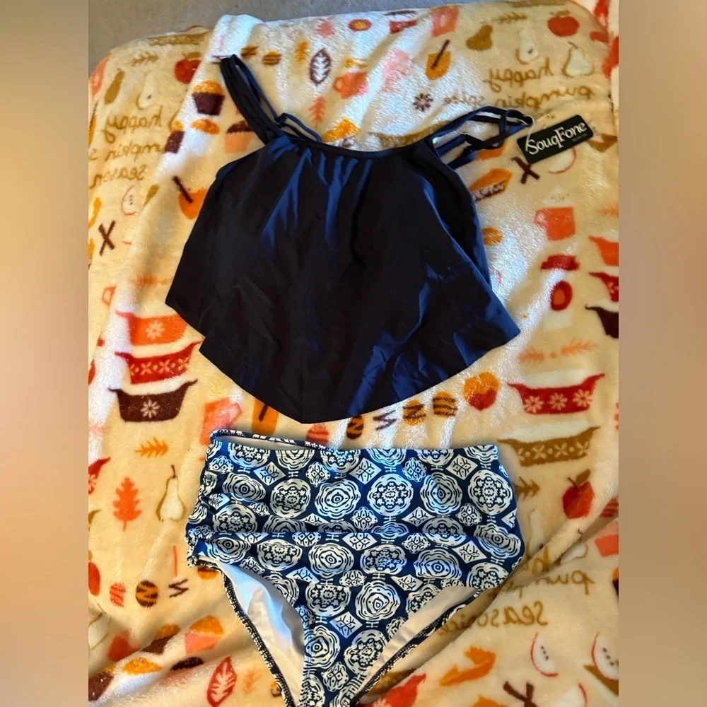 New-Elegant classic 2piece Blue & White Bikini Padded adjustable straps
