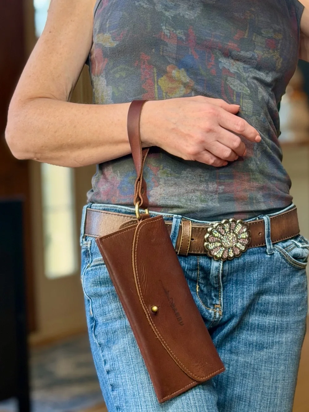Urban Southern Rustic Full Grain Leather Ruby Wristlet Wallet Brown VGUC