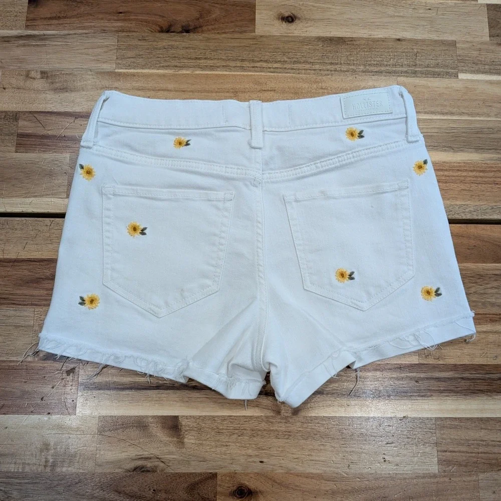 Hollister Womens Denim Jean Shorts 28 Waist High Rise White 7 Daisy Embroidered
