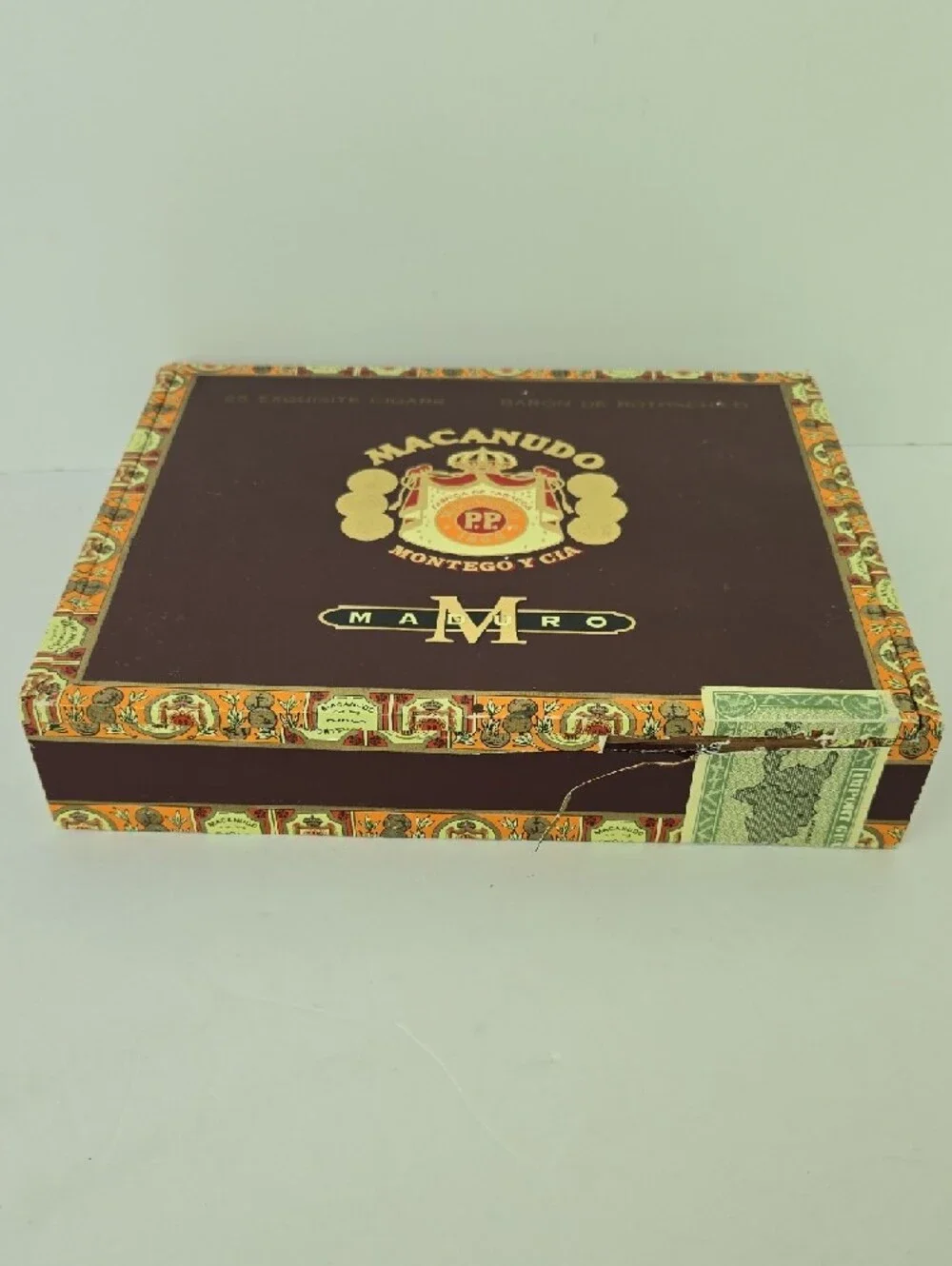 Maduro macanudo decorative cigar