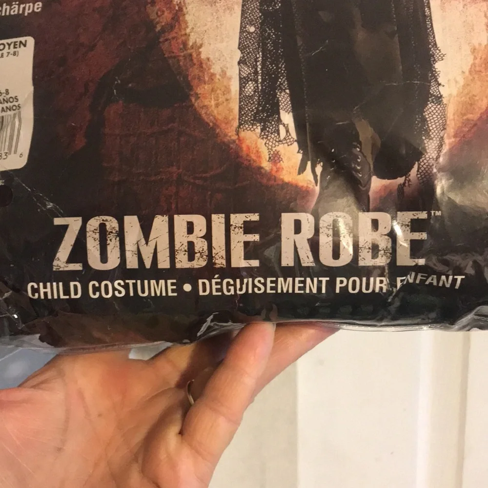 Horrorland included costume