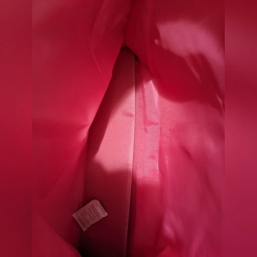 Clinique hot pink