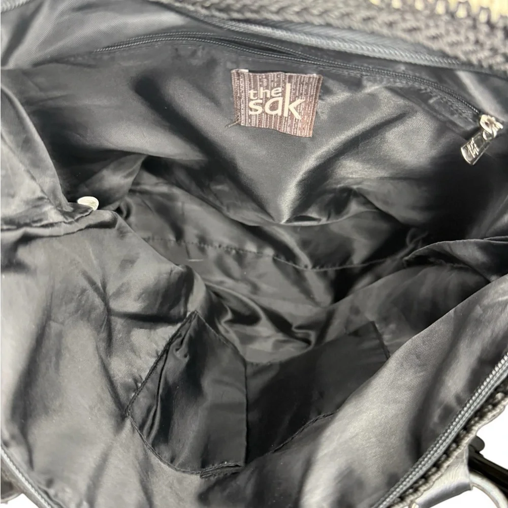 The Sak sak signature