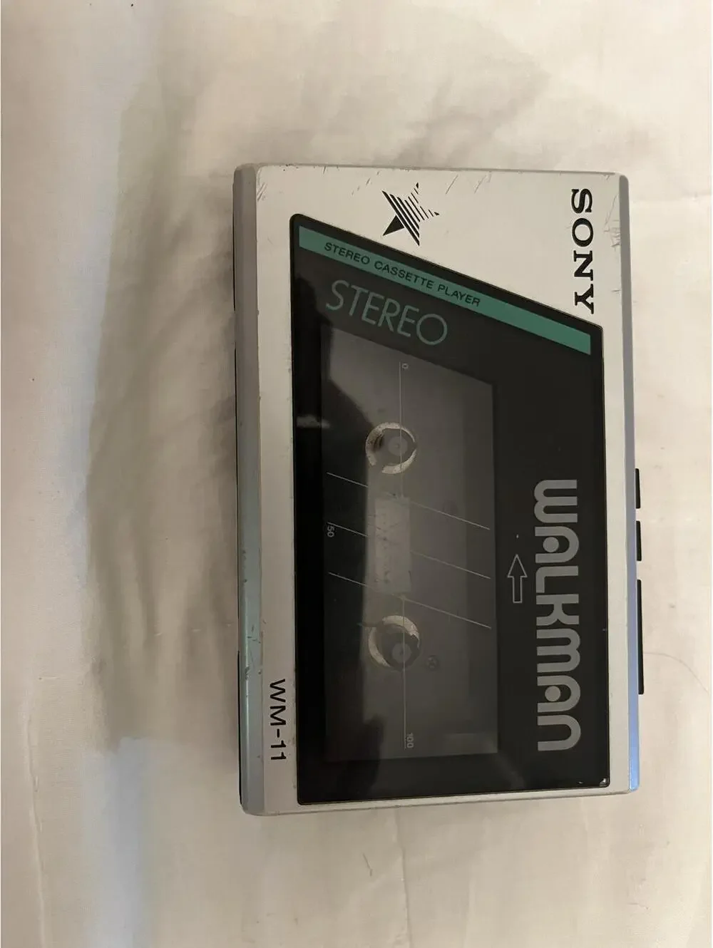 Sony Walkman WM-11 tested working, missing back battery cover w/headphones