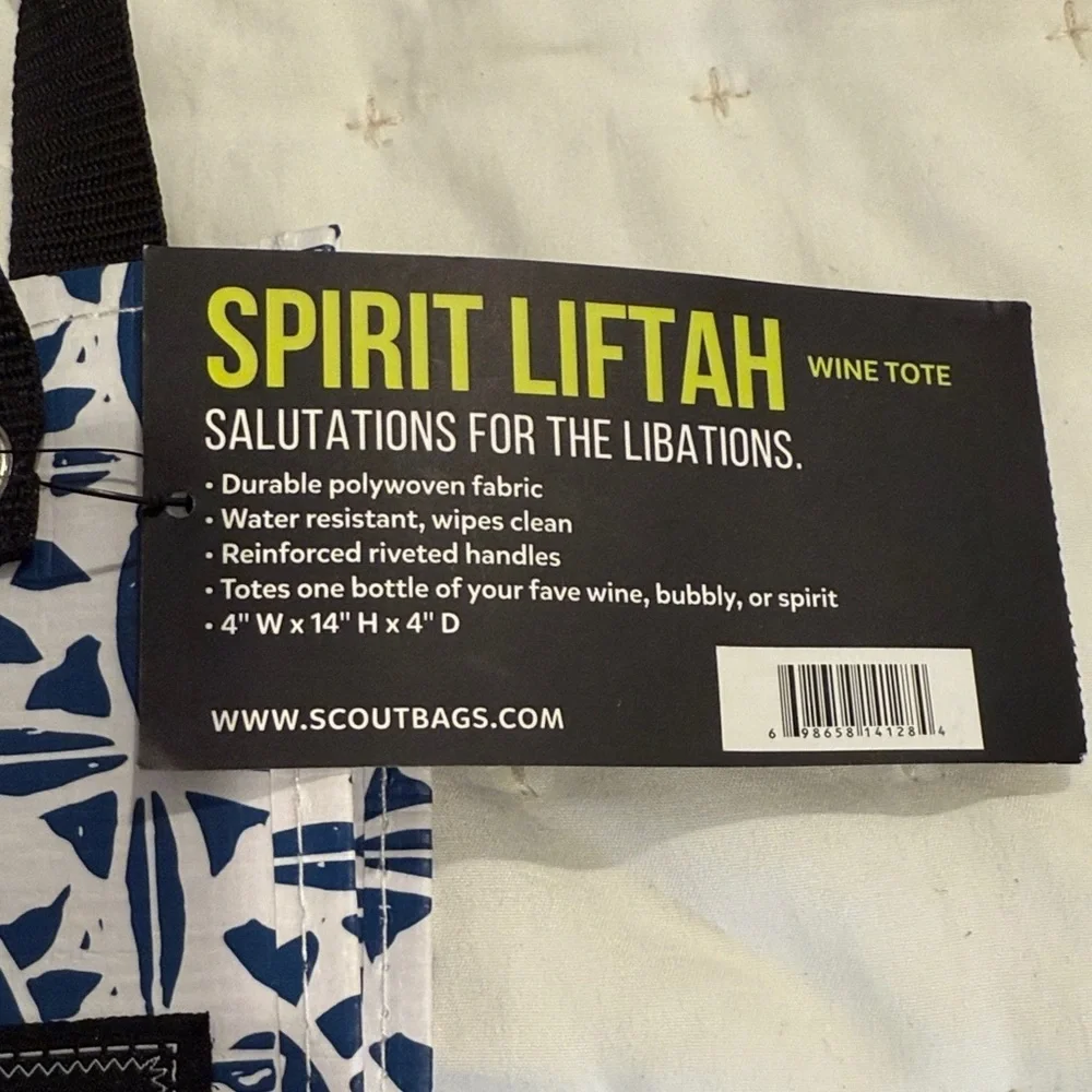 Scout Navy and White Spirit Liftah Wine Tote (42)
