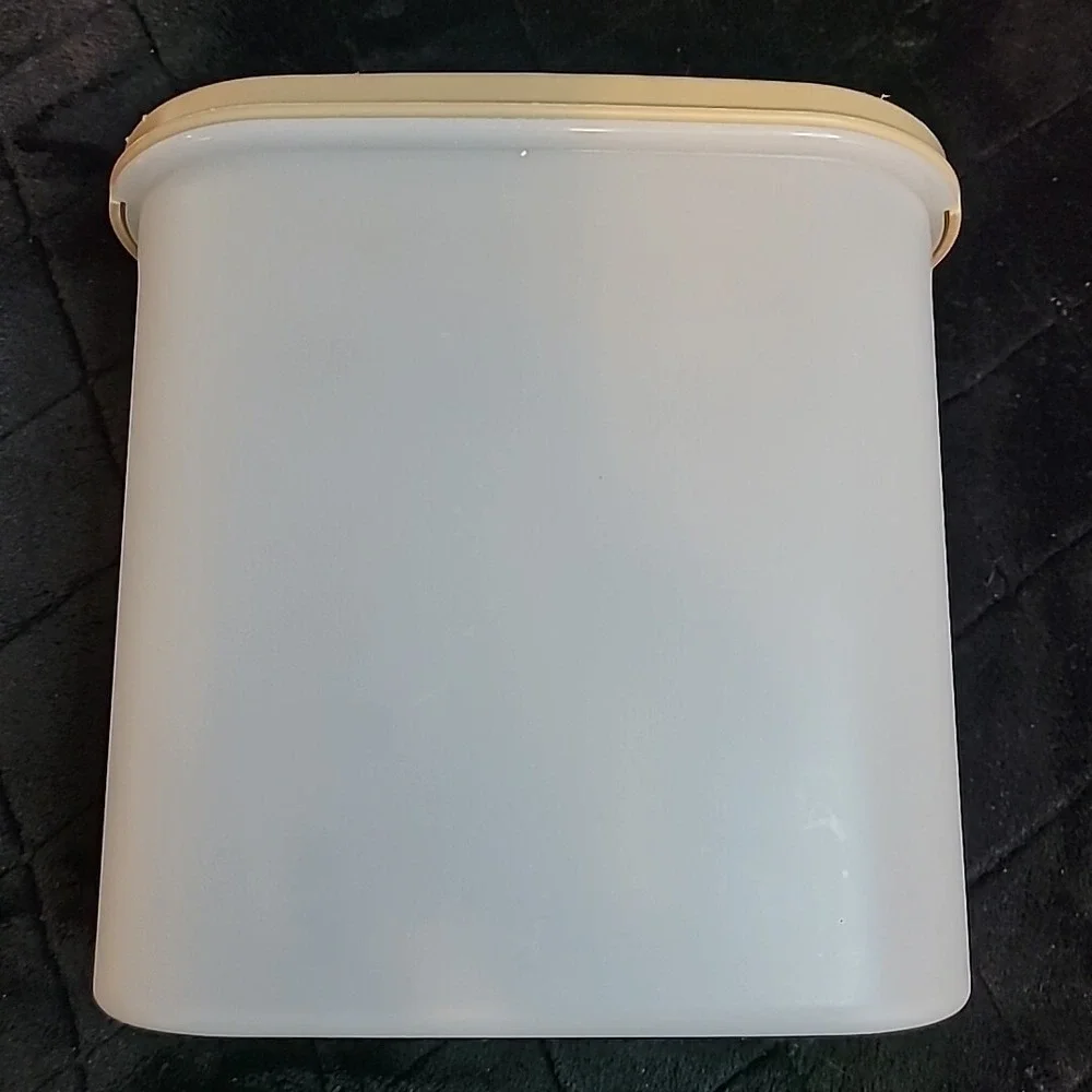 Tupperware excellent pre
