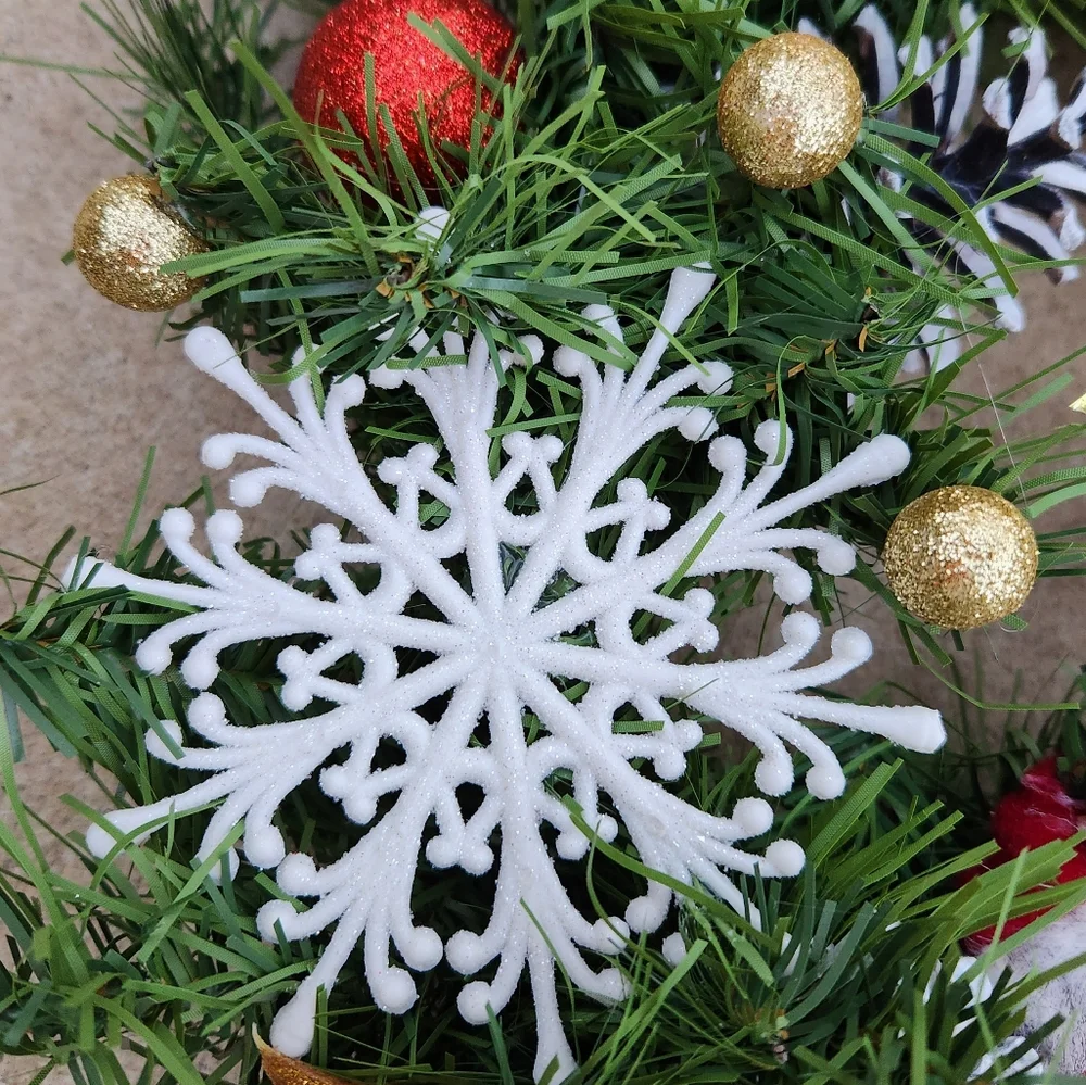Christmas snowflakes pinecones