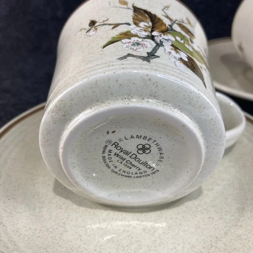 Set Of 2 Royal Doulton Wild Cherry Cup‎ & Saucer 565766 Made In England 1979 Vtg