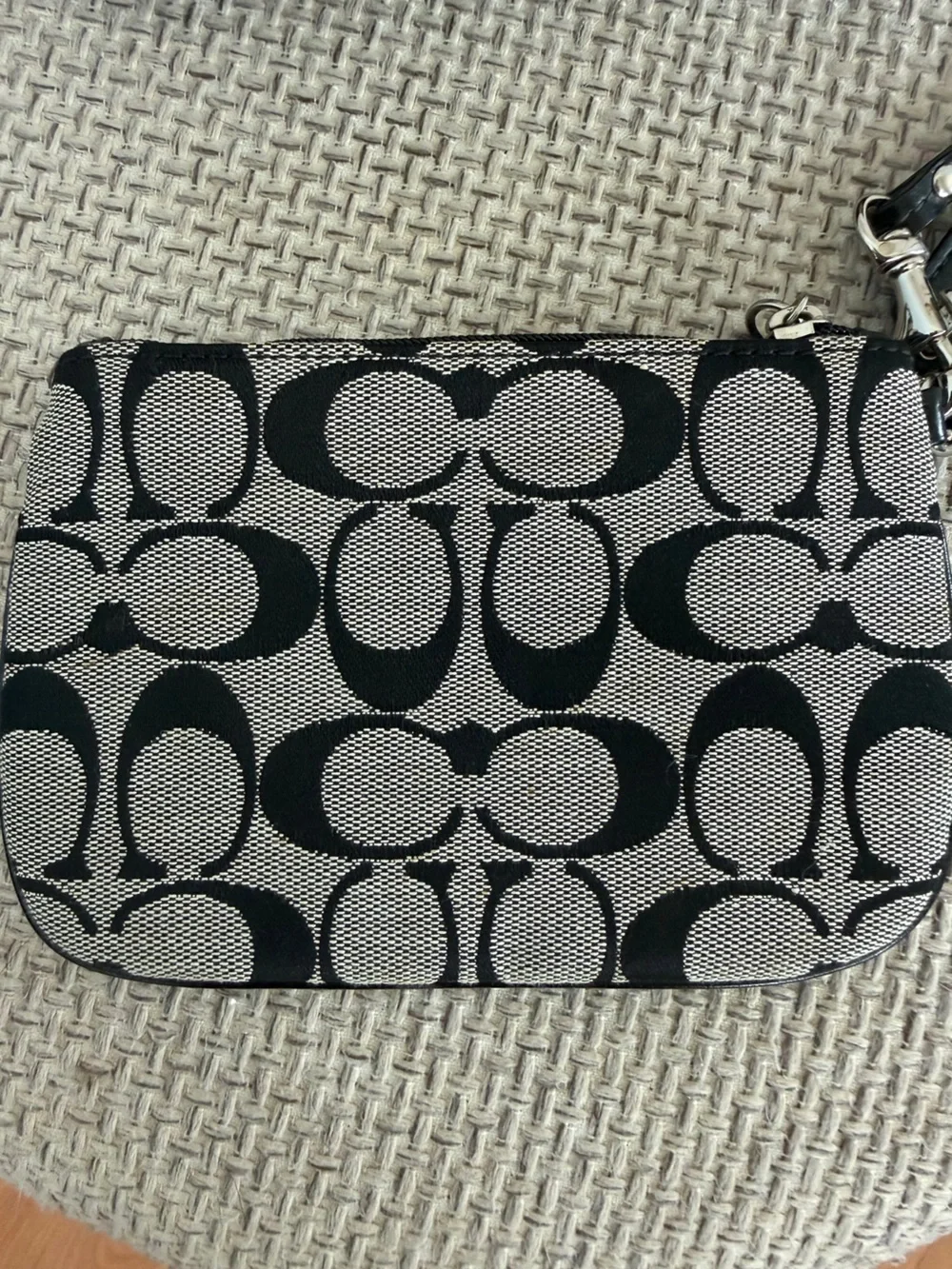 COACH Black & Cream Signature Wristlet With Coach Box