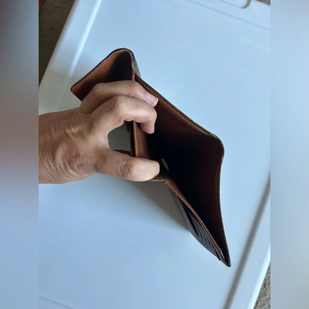 Louis Vuitton 100% authentic