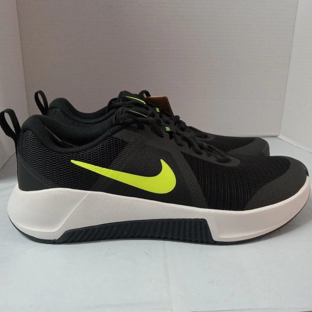 Nike MC Trainer 3 Men's Size 10.5 Black Volt Running Training Shoes Sneakers