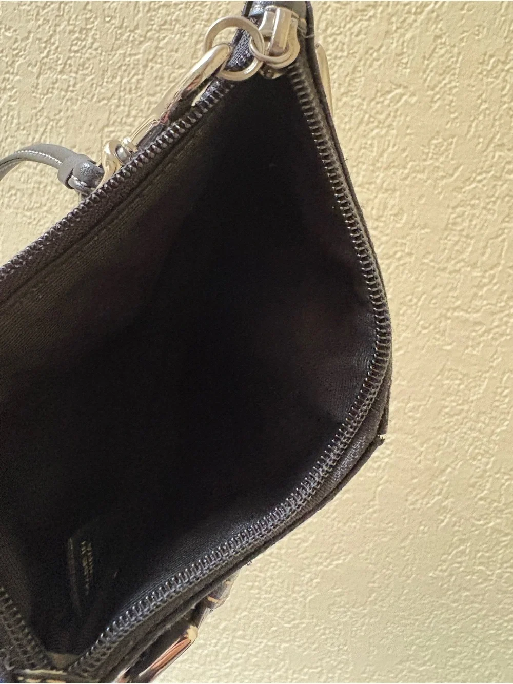 Coach carry detachable slip