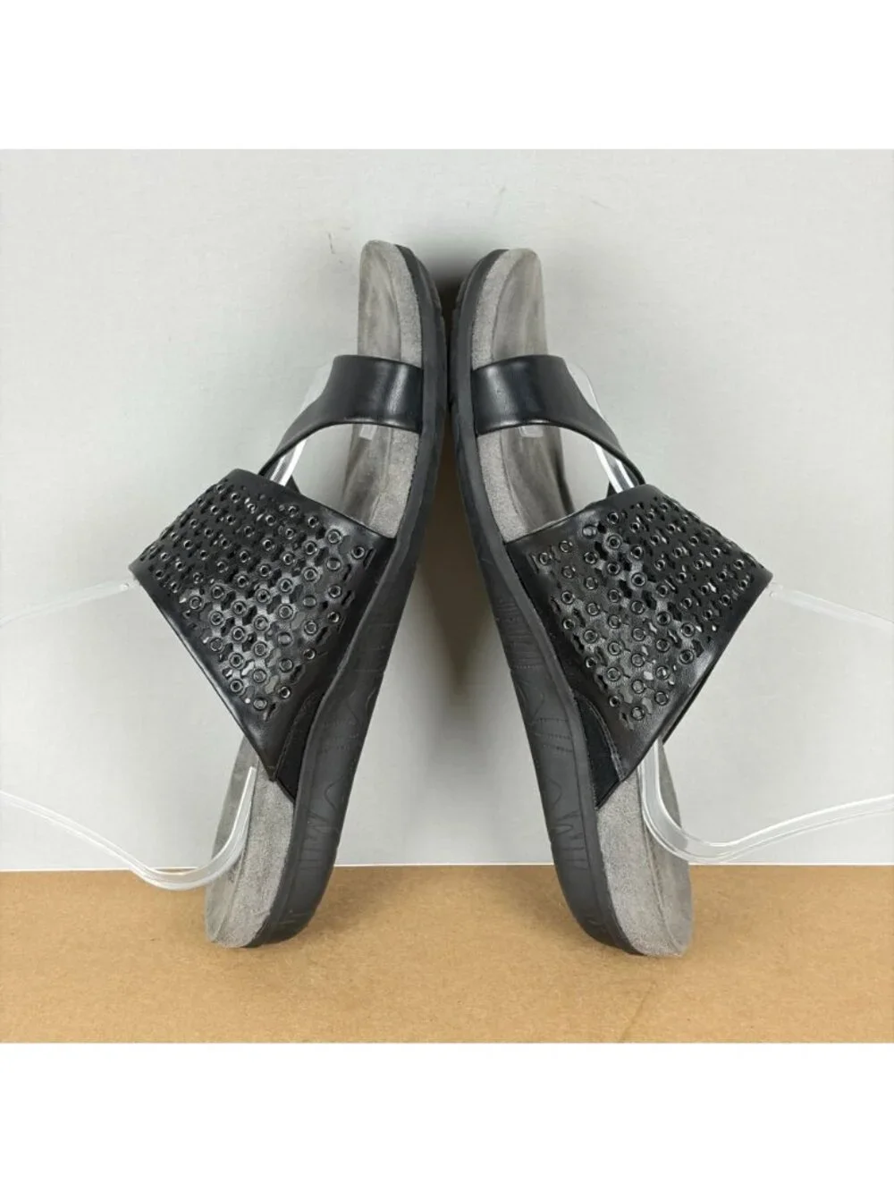 BareTraps style number