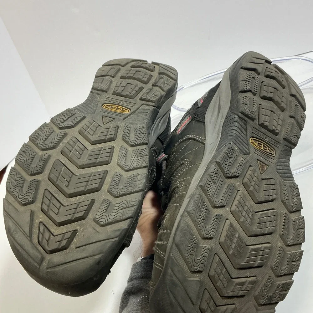 Keen department women