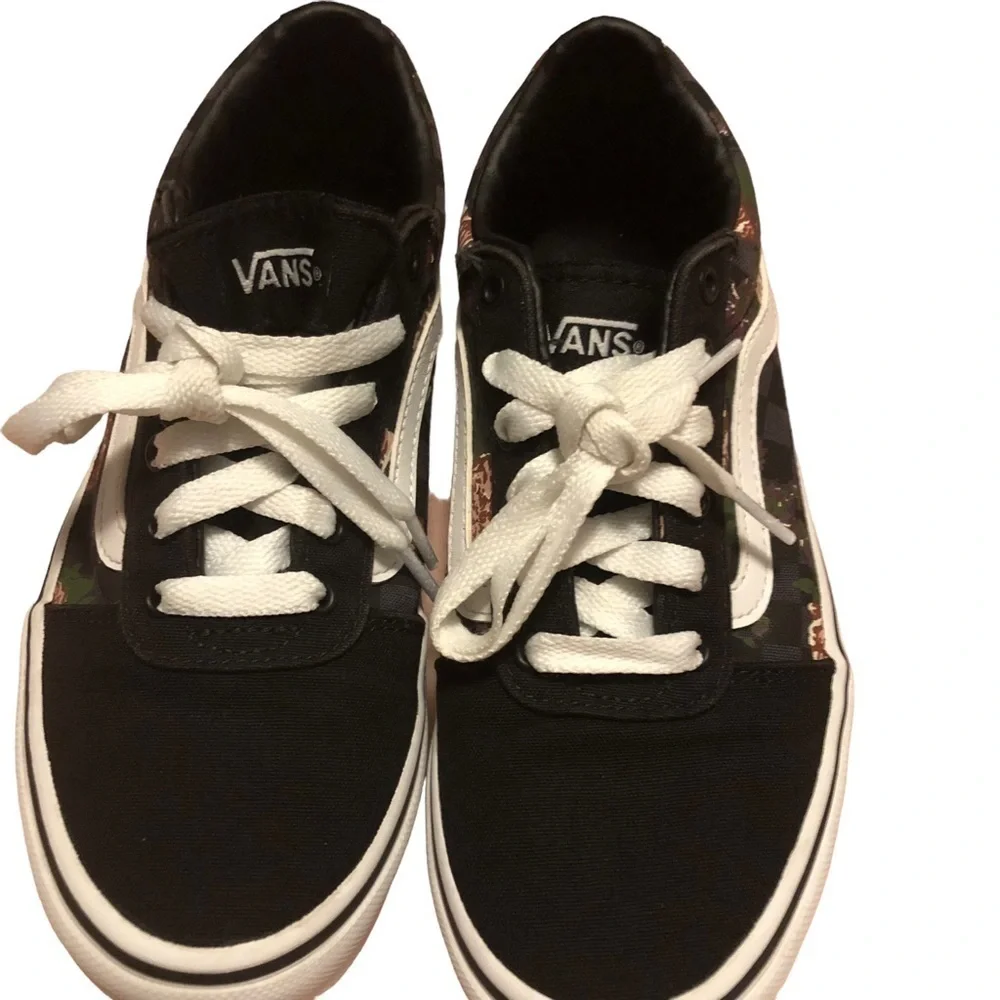 Vans Off the Wall Ward Old Skool Flowers and Checks. Size 3 Missy‎ Youth.