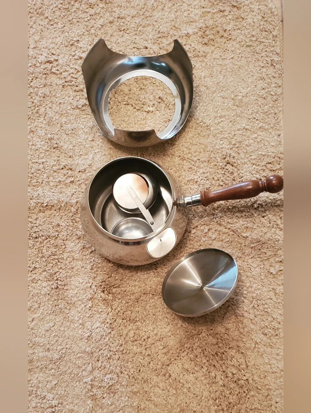 The Unbranded Brand polished stainless