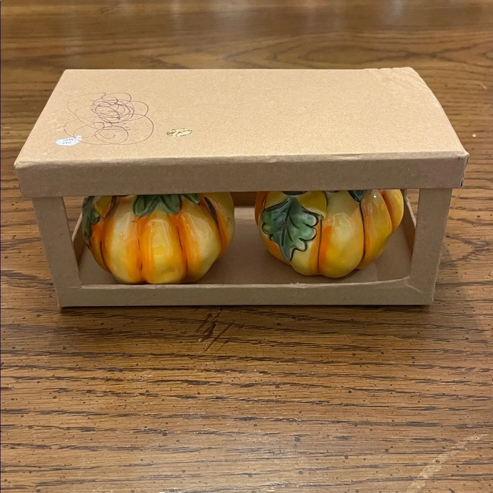 Blue Sky Clay Sunflower Pumpkin Salt‎ and Pepper Shakers, new