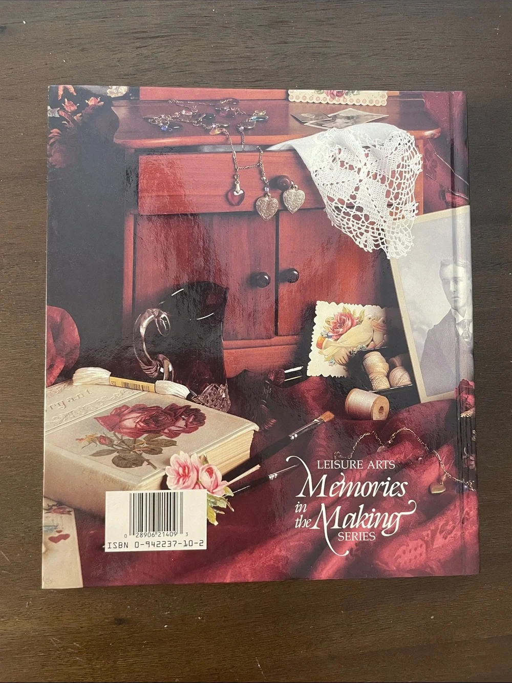 3 Vintage Craft and Recipe Books with It’s in the Bag Booklet (5lbs)