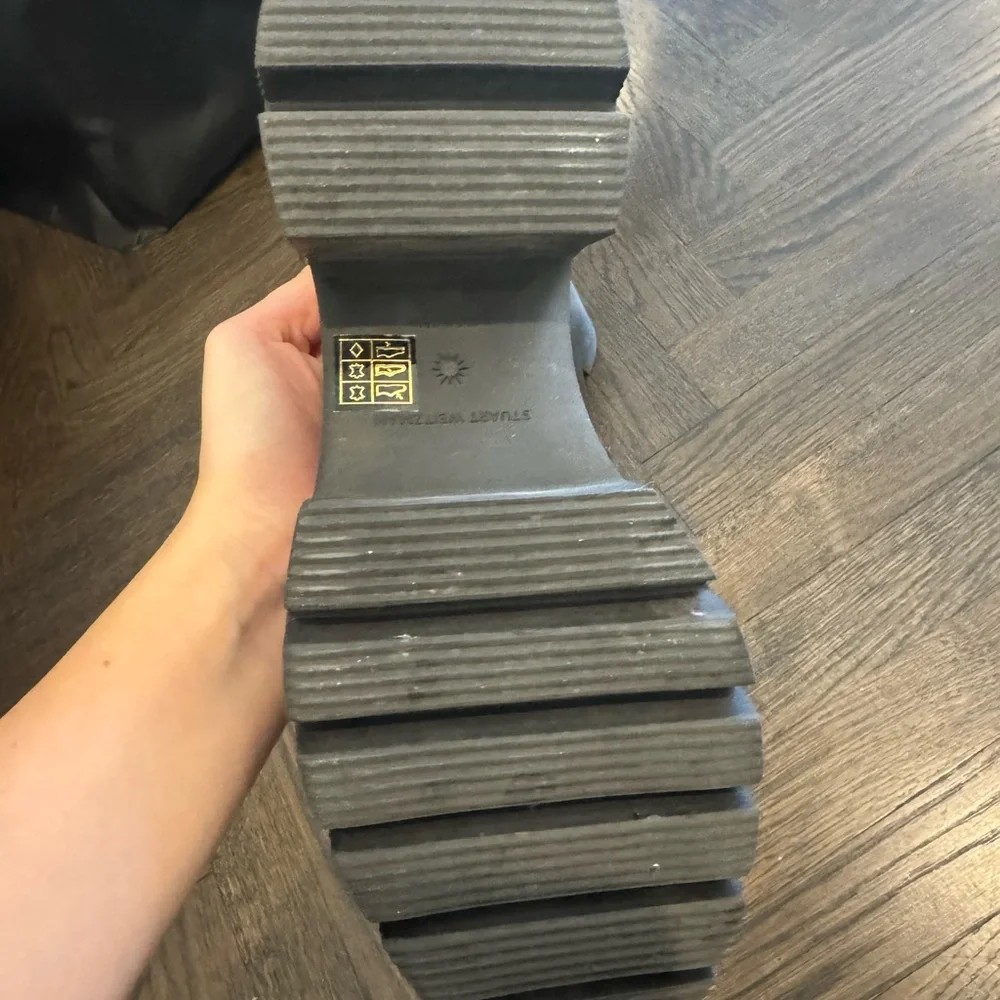 Stuart Weitzman step out