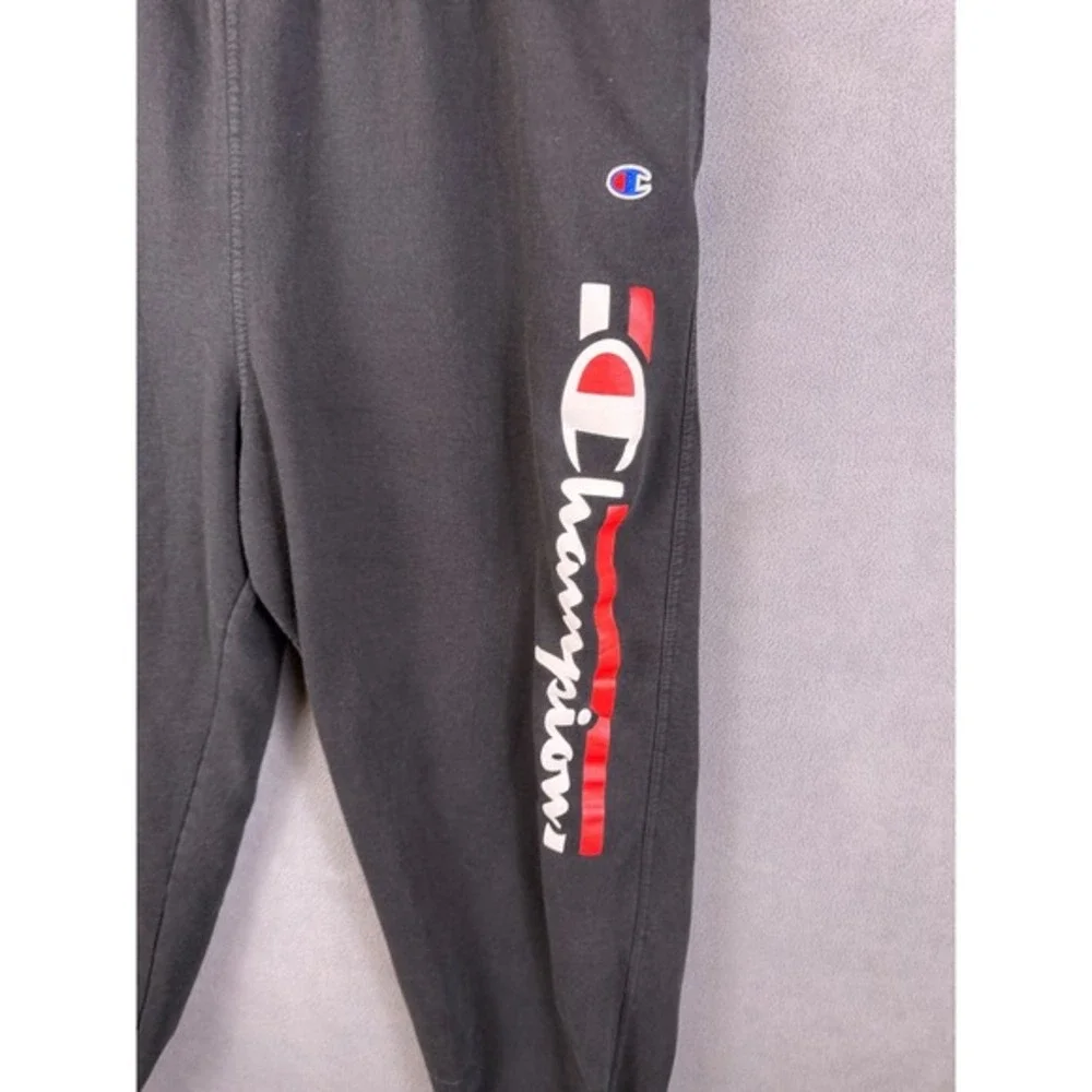 Champion wear signs