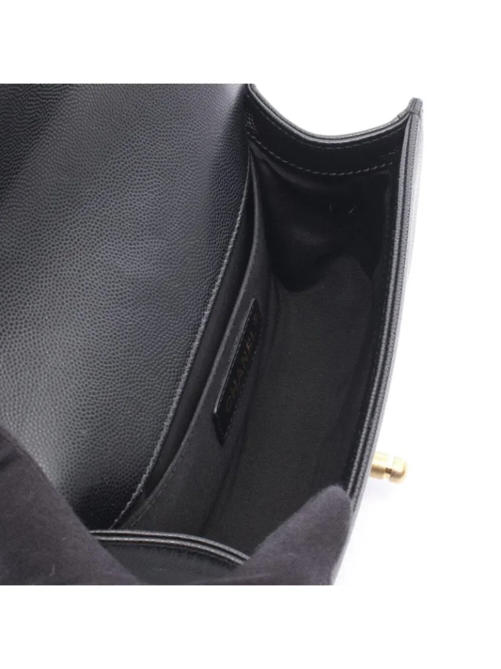 CHANEL experts climate features