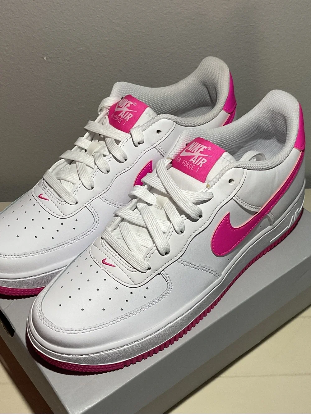 Nike Air Force 1 Men 7, Women 9, EUR 40