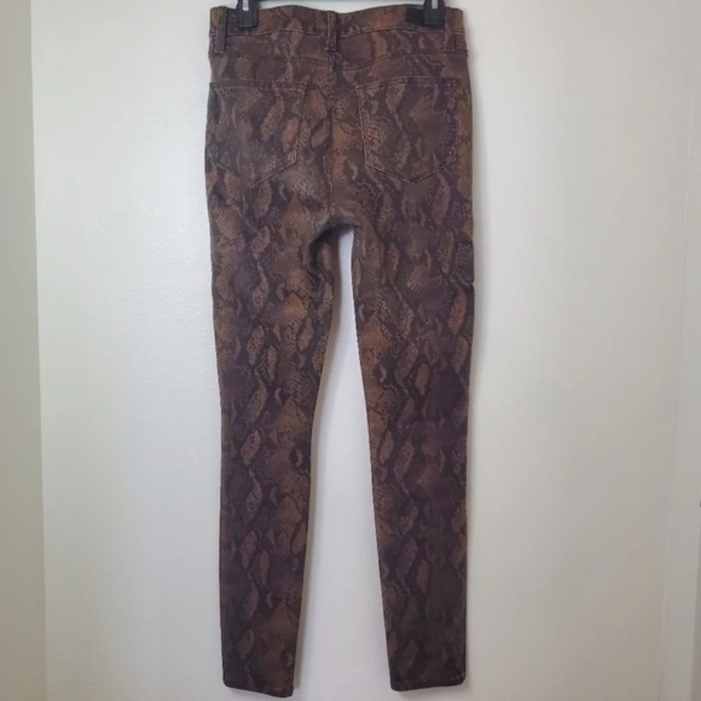 PAIGE excellent used