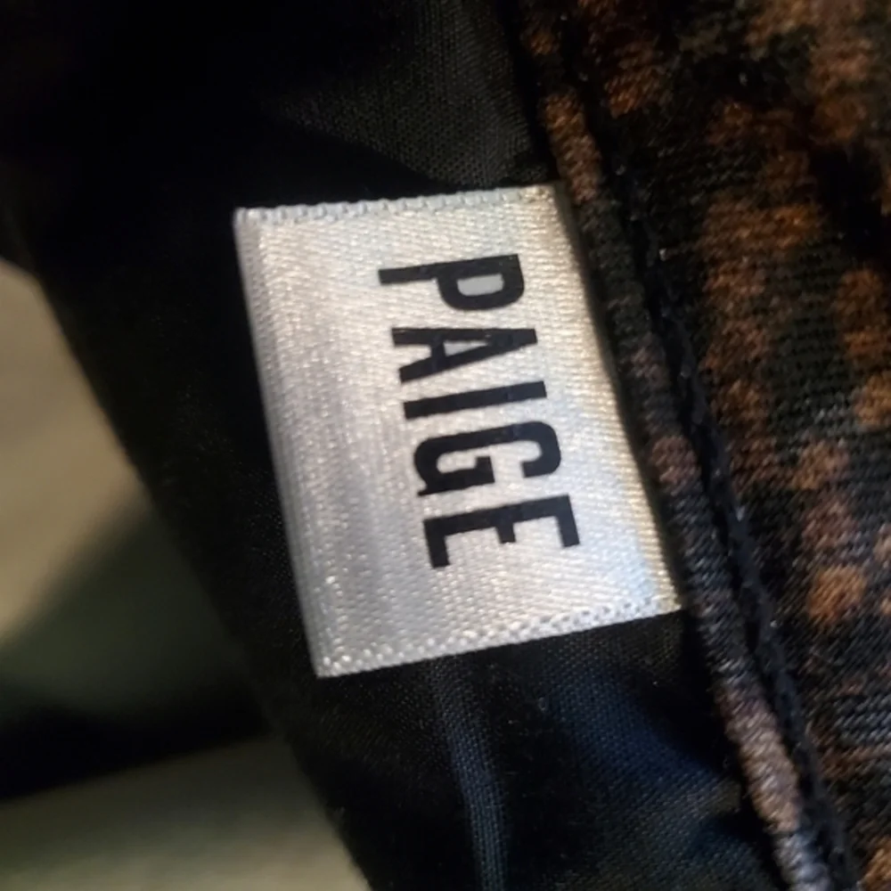 PAIGE excellent used